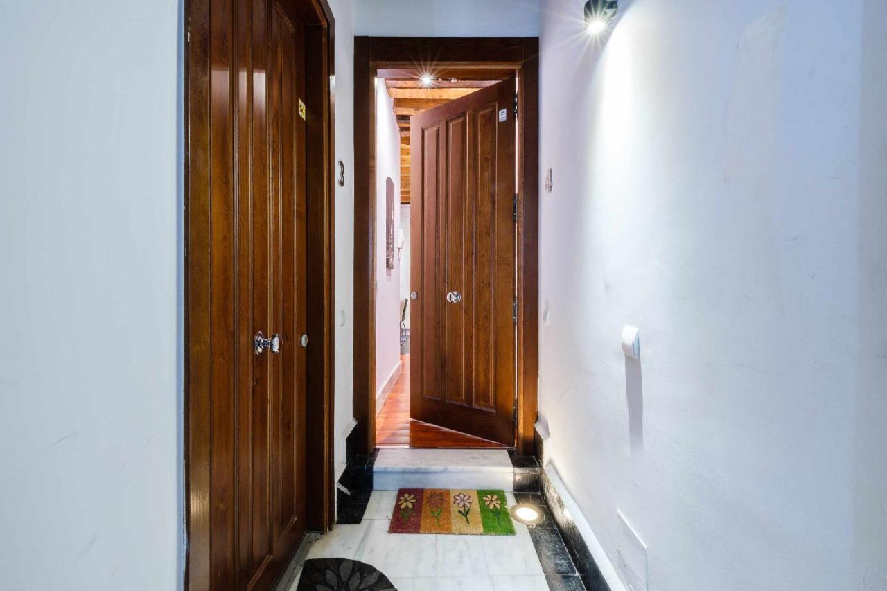 Apartamento con patio junto a la Catedral by Toledo AP Esterno foto