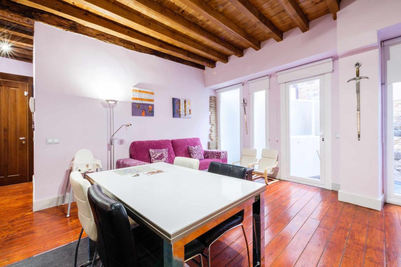 Apartamento con patio junto a la Catedral by Toledo AP Esterno foto