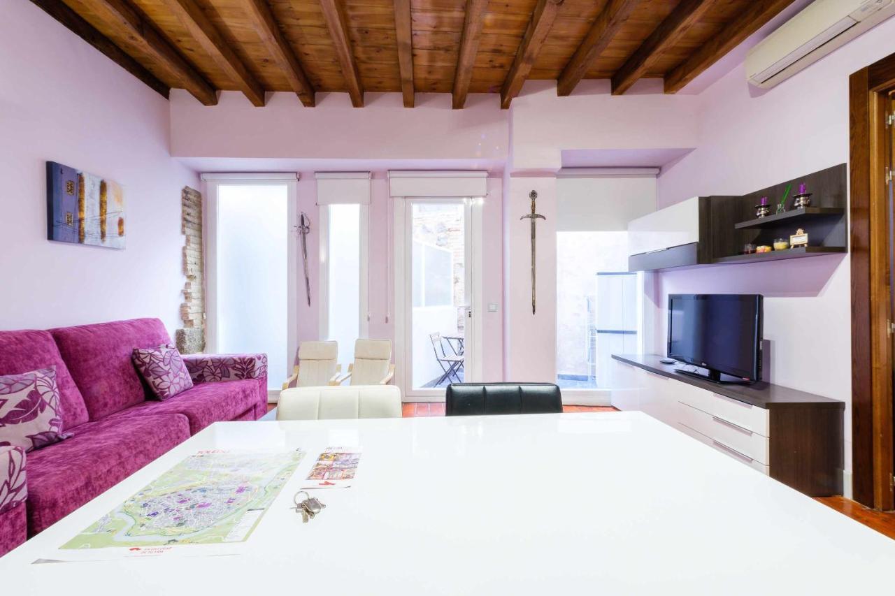 Apartamento con patio junto a la Catedral by Toledo AP Esterno foto