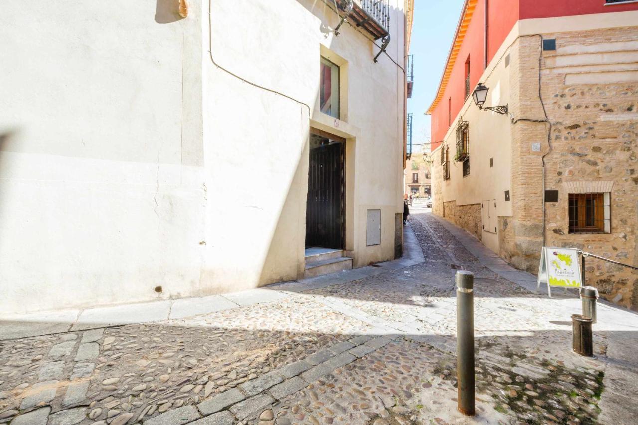 Apartamento con patio junto a la Catedral by Toledo AP Esterno foto